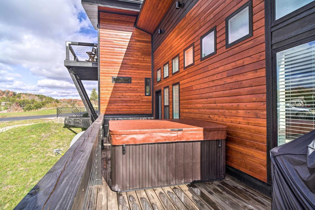 Spacious Sevierville Home With Hot Tub! Exterior foto